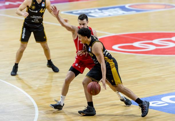 相比之下 相比之下