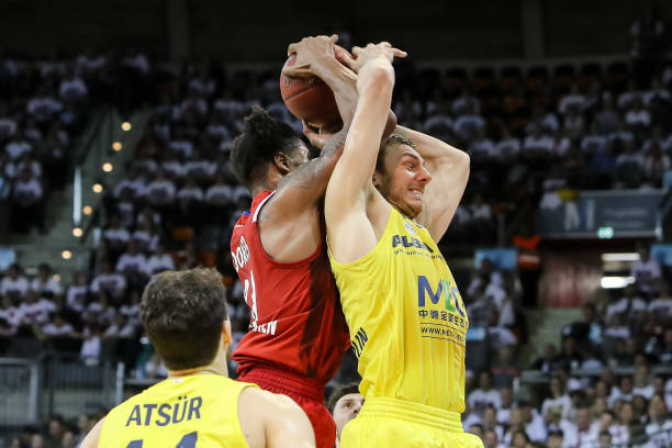 又在俱乐部 又在俱乐部