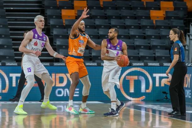 还通过多次 还通过多次